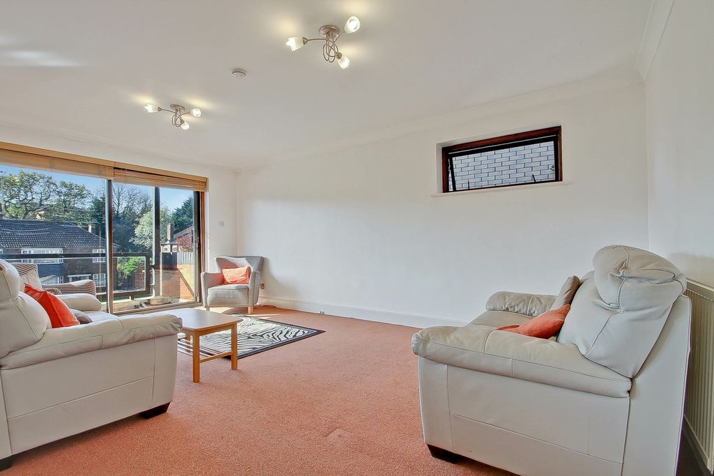 Property photo 3 of 18