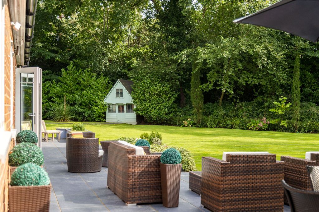 Property photo 3 of 24 Garden