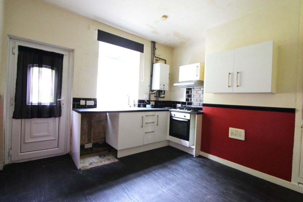 Property photo 2 of 9 Kitchen(1).Jpg