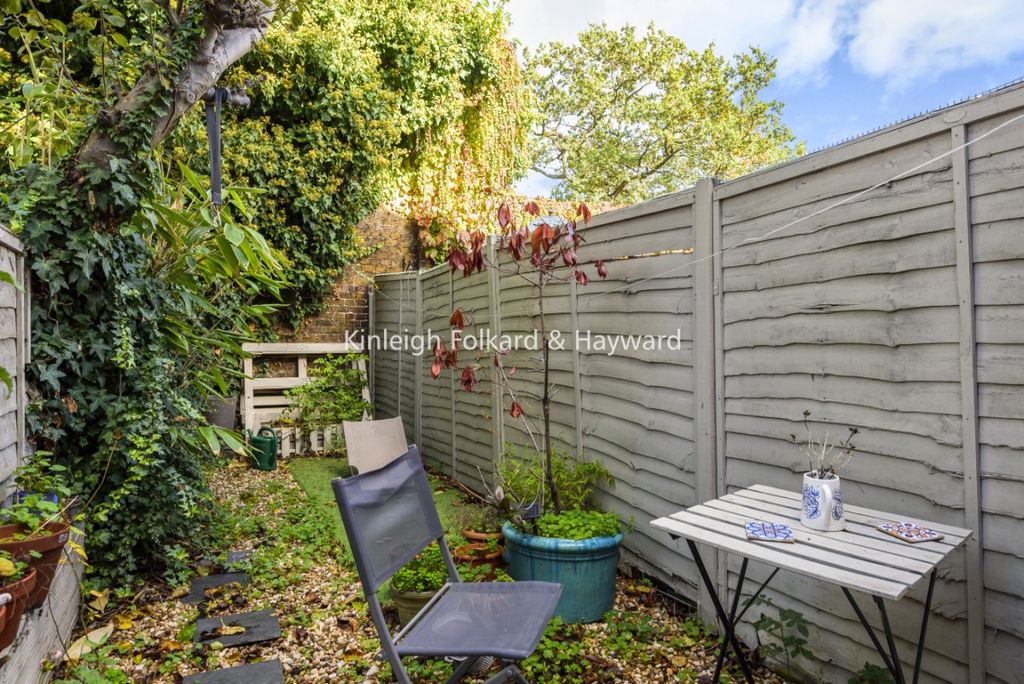 Property photo 3 of 10 77d3426d-47cc-49Ca-9