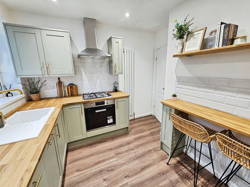 Property photo 3 of 8 Photo 7