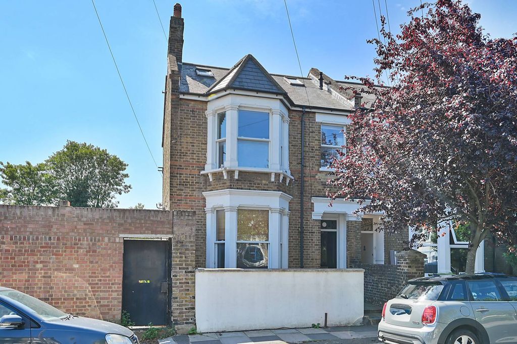 Property photo 2 of 8