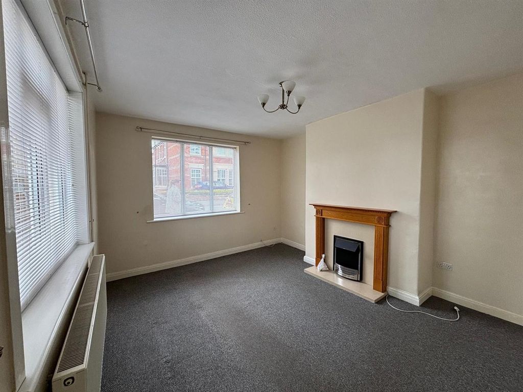 Property photo 2 of 18 Living Room