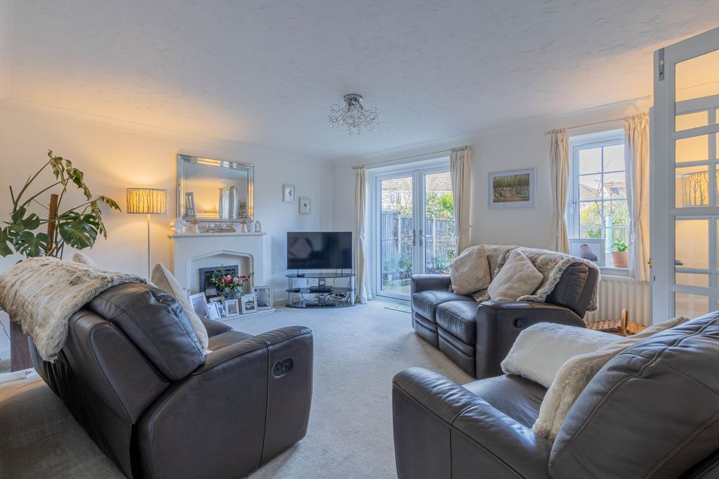 Property photo 2 of 29