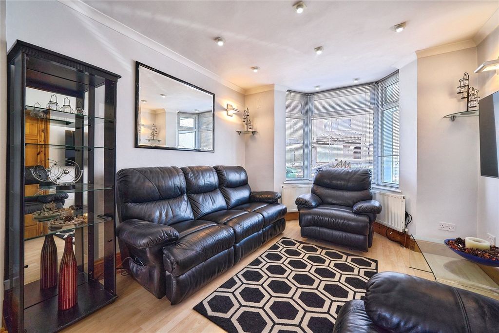 Property photo 2 of 17 Picture No. 01