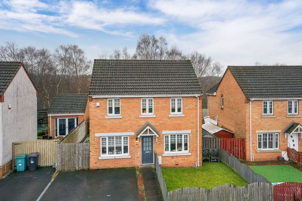 Property photo 1 of 28