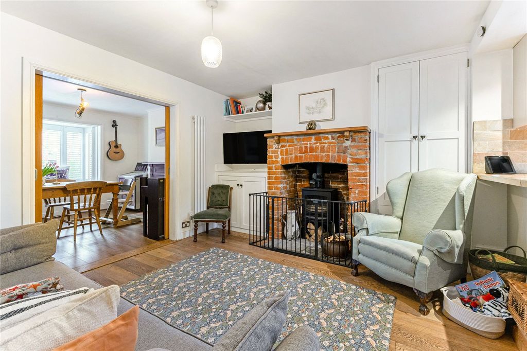 Property photo 2 of 10 Sitting Room