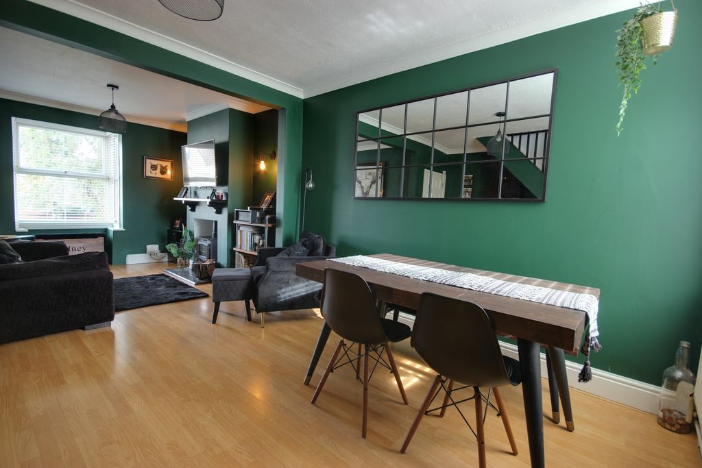 Property photo 3 of 14 1 Lounge Din A