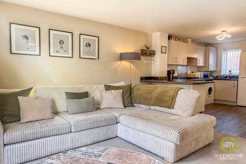 Property photo 2 of 26