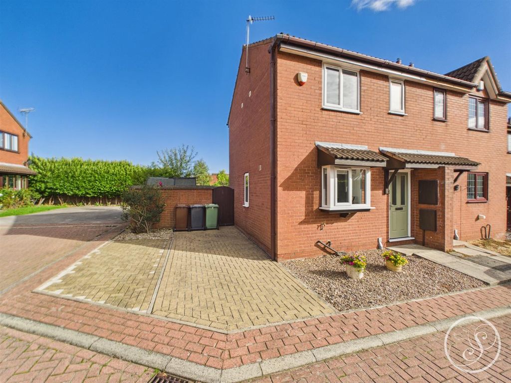 Property photo 1 of 17 External
