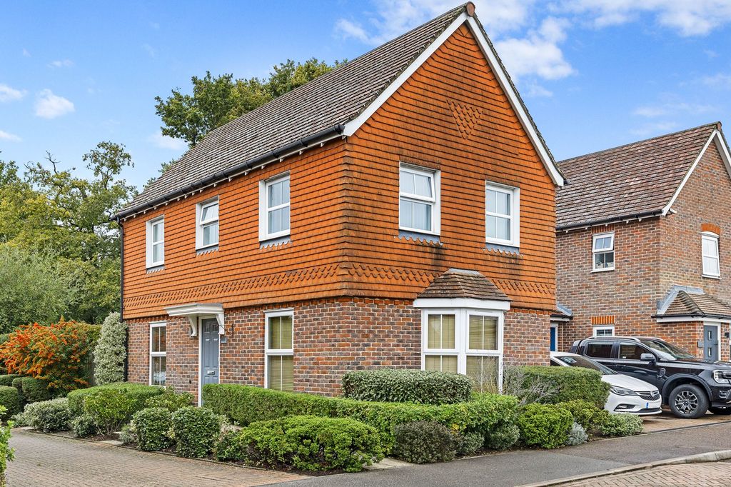 Property photo 1 of 18 Front Aspect