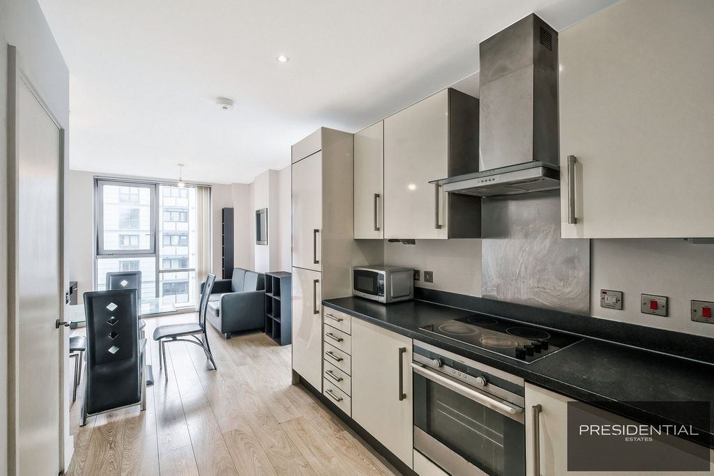 Property photo 2 of 19