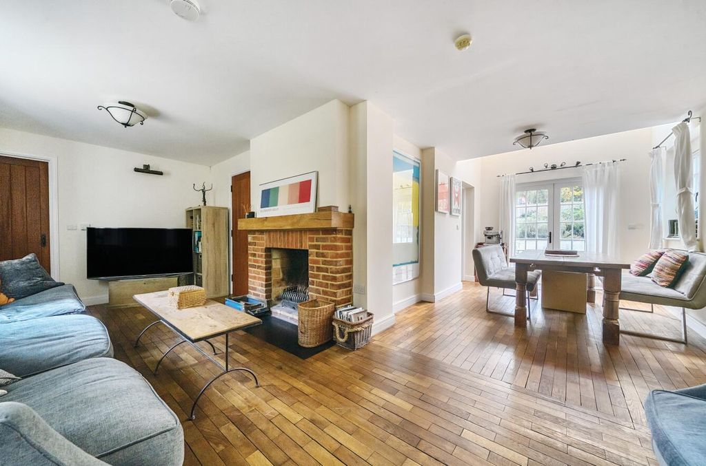 Property photo 2 of 18