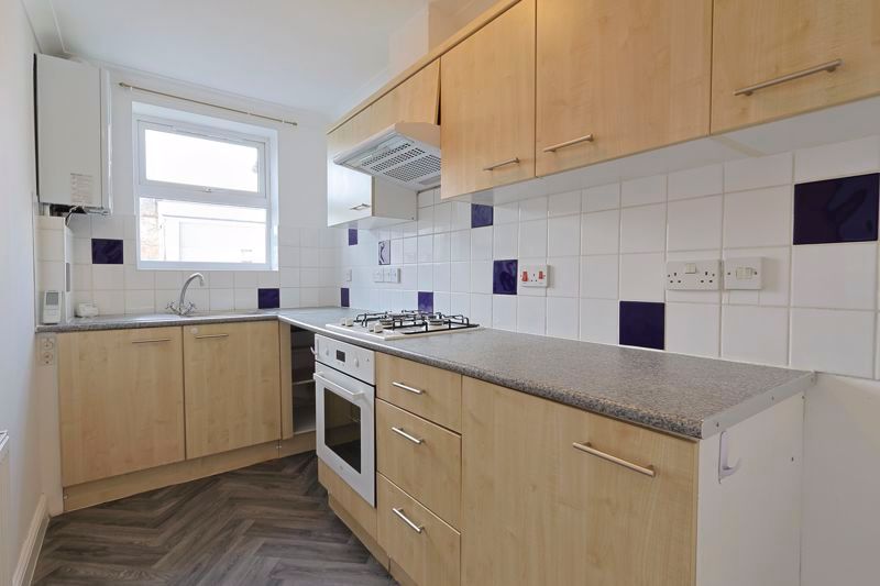 Property photo 3 of 9 Photo 8