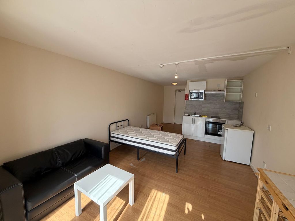 Property photo 1 of 4