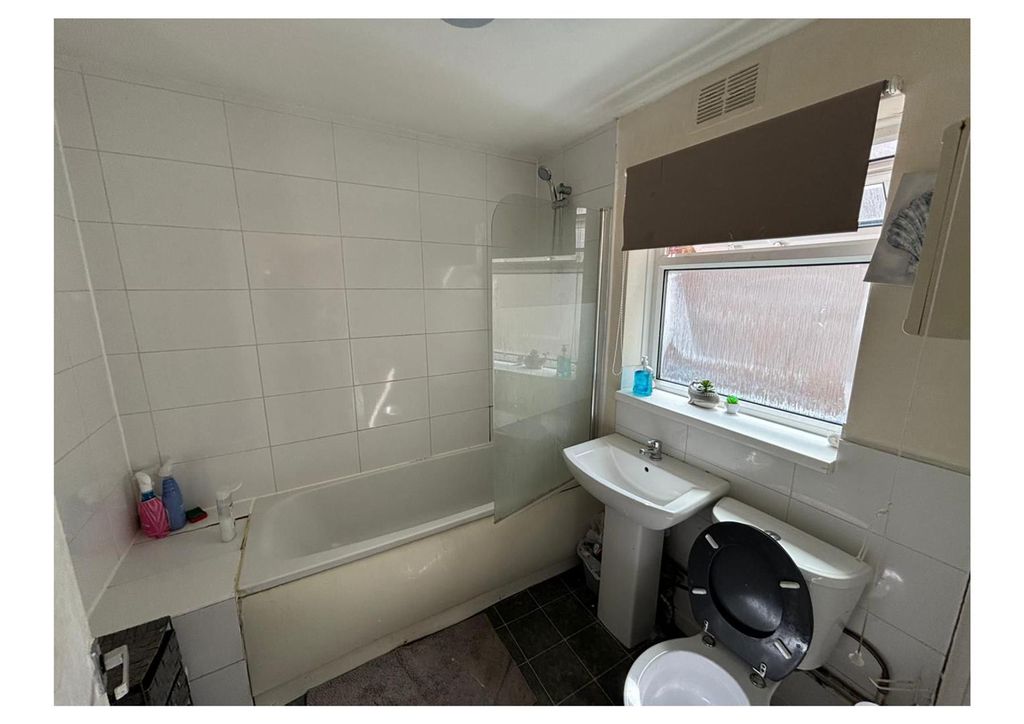 Property photo 3 of 8 3.Jpg