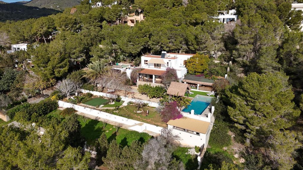 Property photo 1 of 23