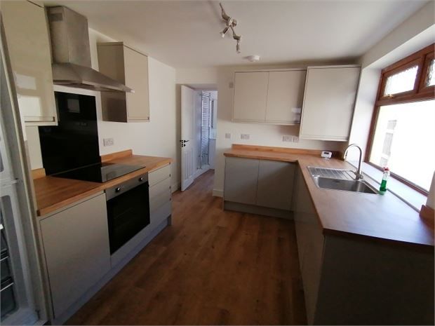 Property photo 2 of 12 Kitchen