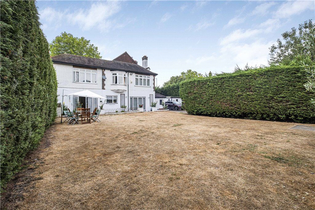 Property photo 2 of 23 Garden