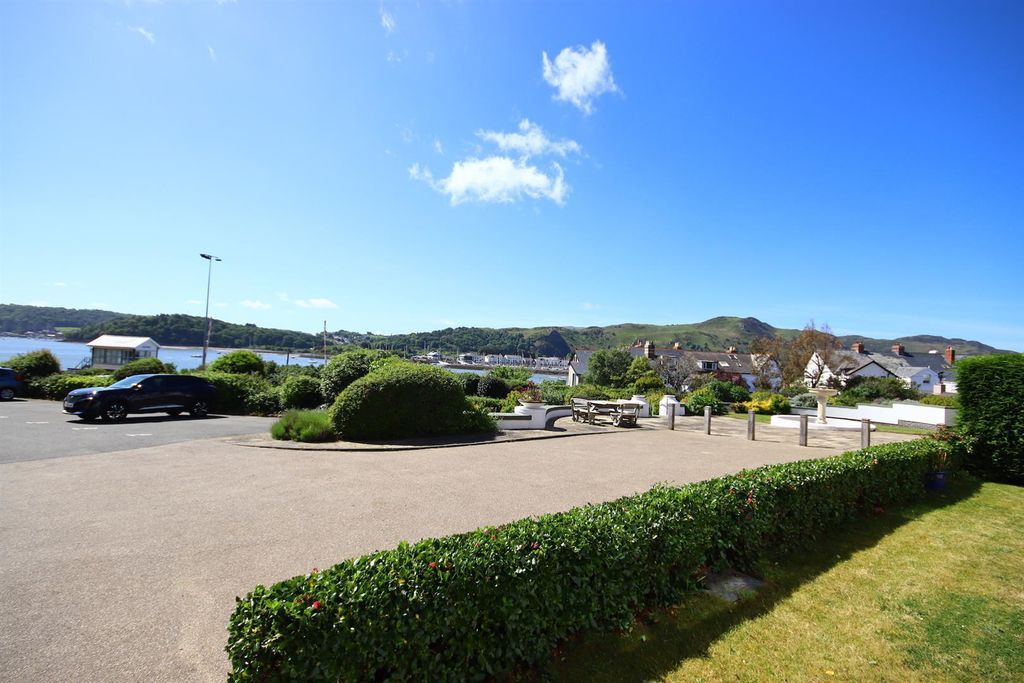 Property photo 3 of 16 Photo 10