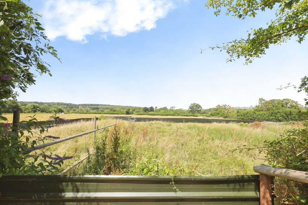 Property photo 3 of 11 Pbox-Img.Jpg