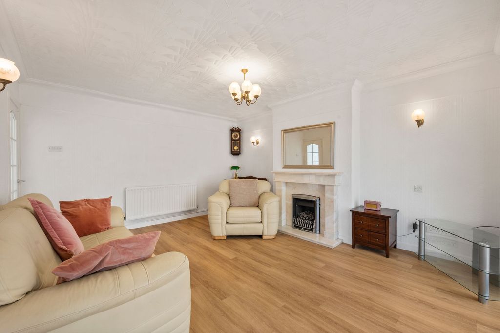 Property photo 2 of 34