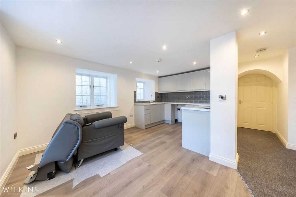 Property photo 3 of 14 Picture No. 23