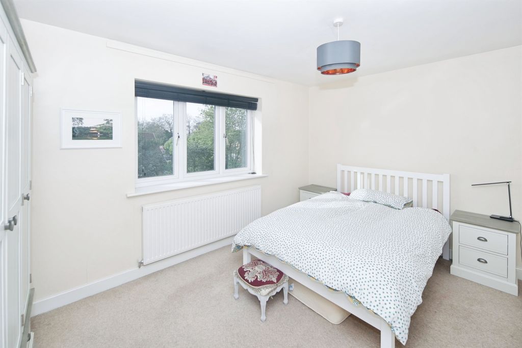 Property photo 3 of 25