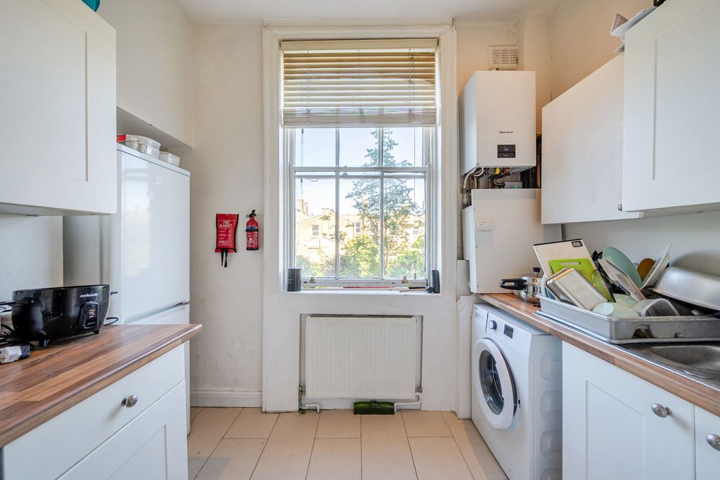 Property photo 2 of 16 1447104-14-69Eb3d...