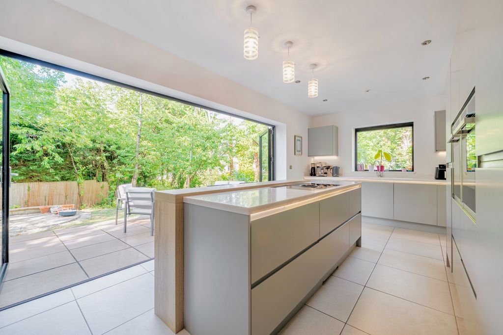 Property photo 3 of 23 Contemporary Kitchen