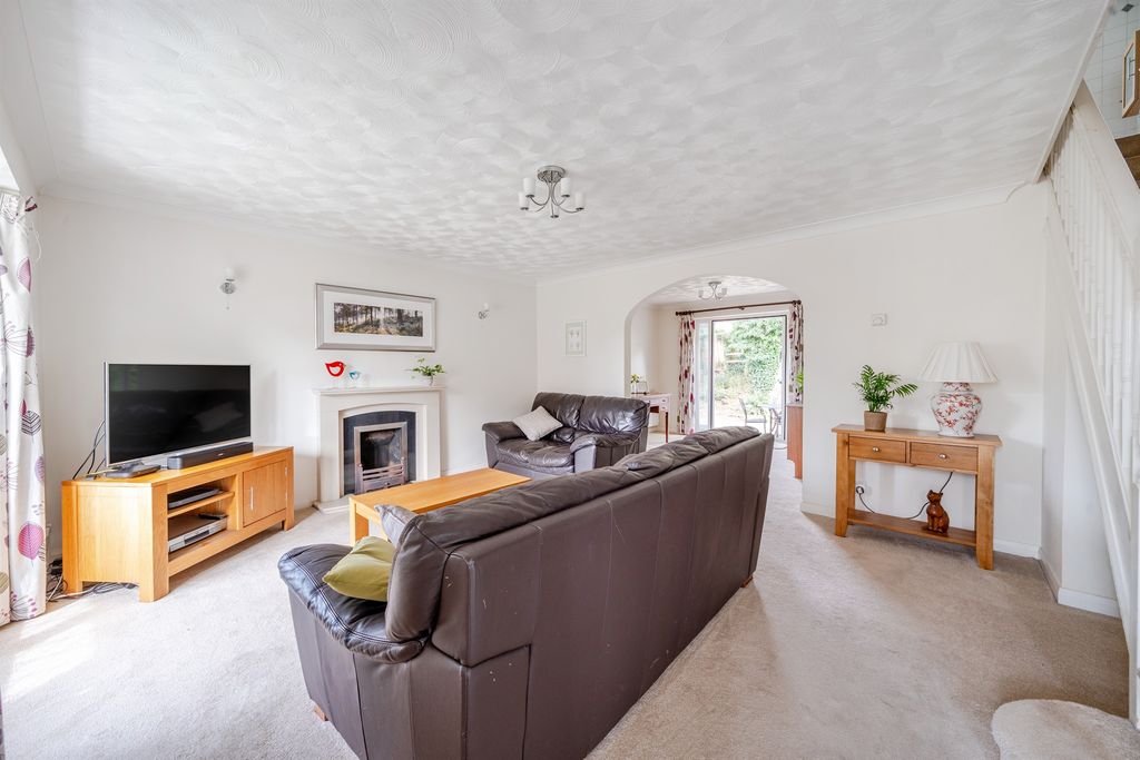 Property photo 3 of 18