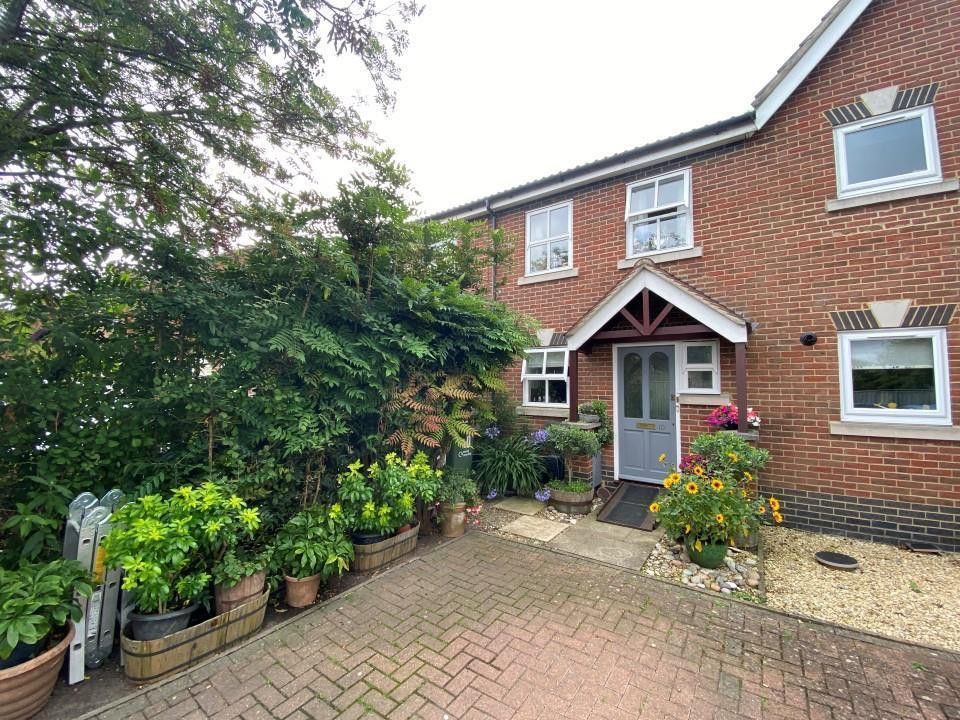 Property photo 1 of 6 Front (Main)