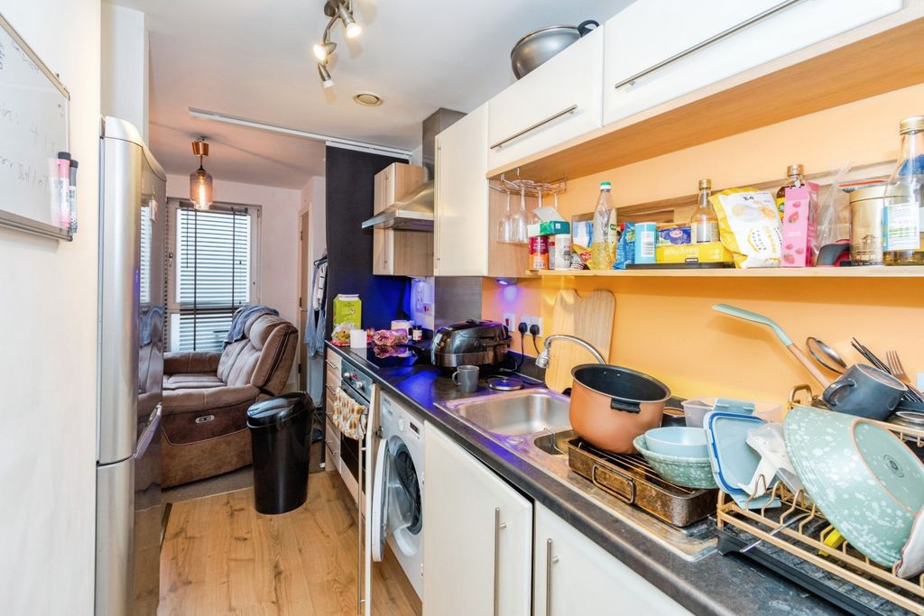 Property photo 3 of 10 Pbox-Img.Jpg