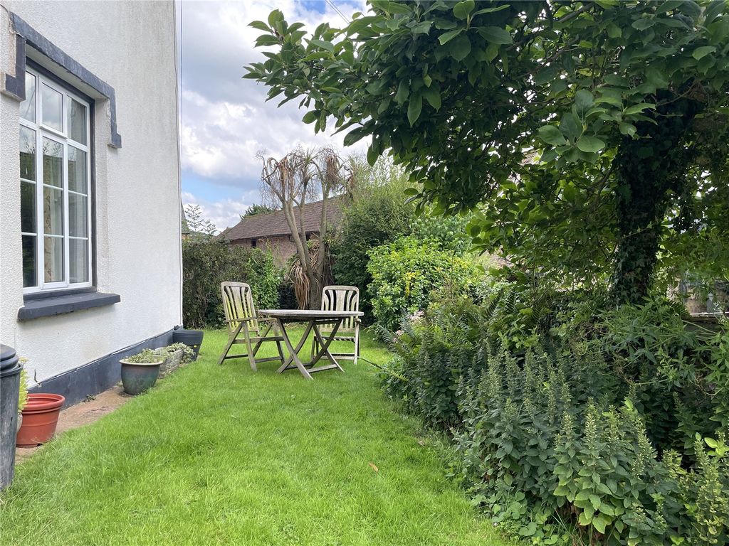 Property photo 2 of 11 Picture No. 02
