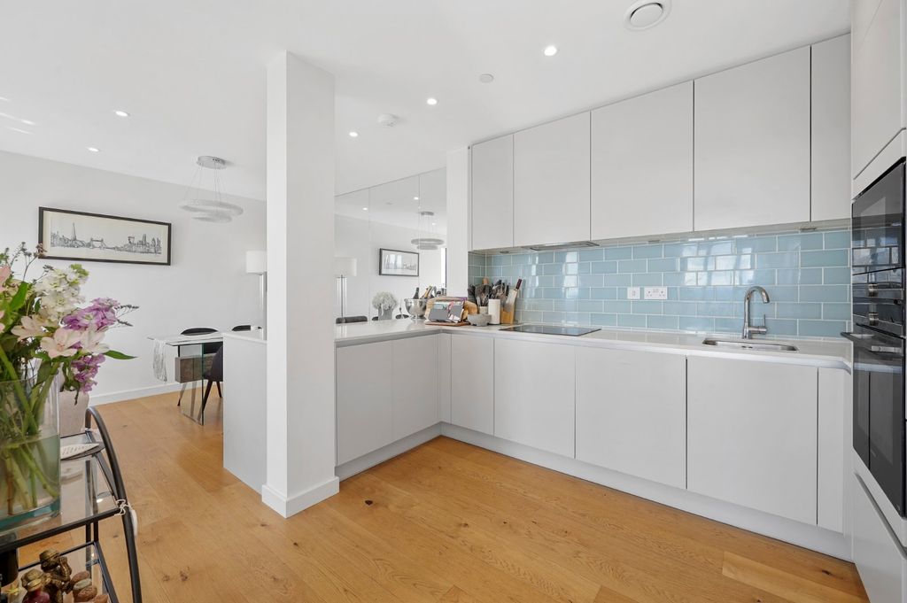 Property photo 1 of 28