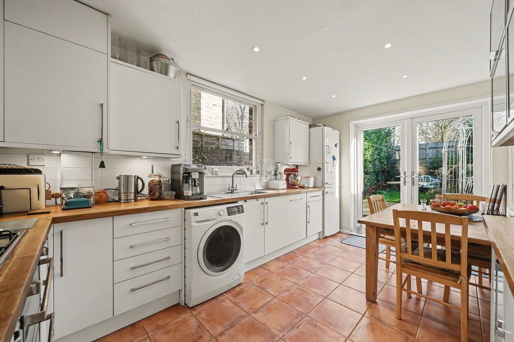 Property photo 3 of 24