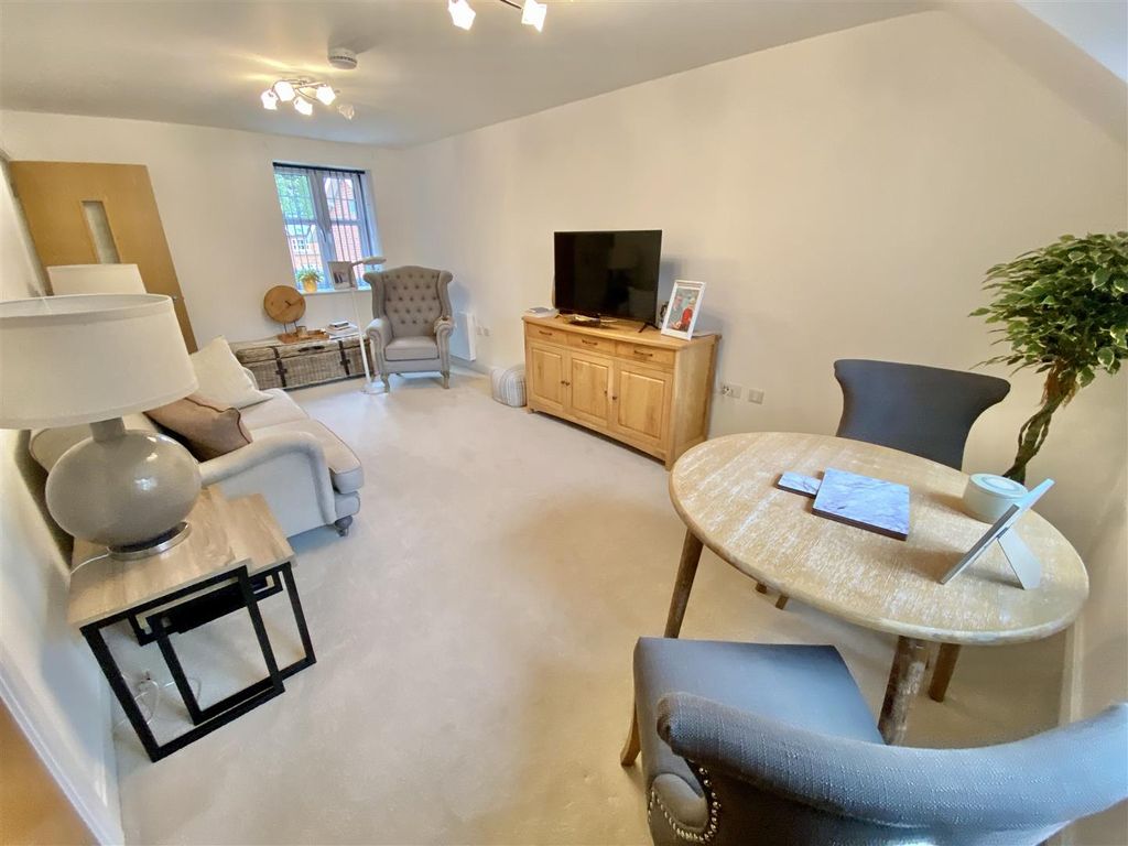 Property photo 3 of 9 Living Room