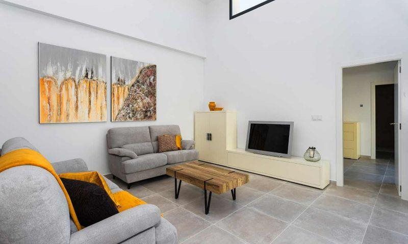 Property photo 3 of 32