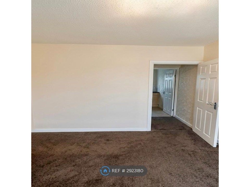 Property photo 3 of 14 Living Room