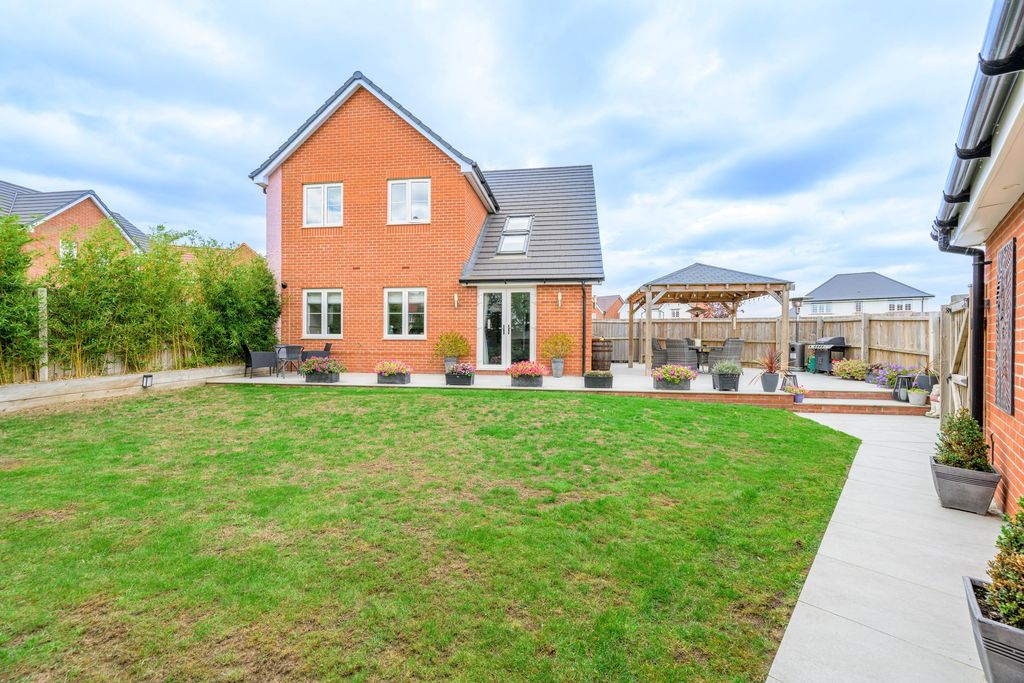 Property photo 2 of 23