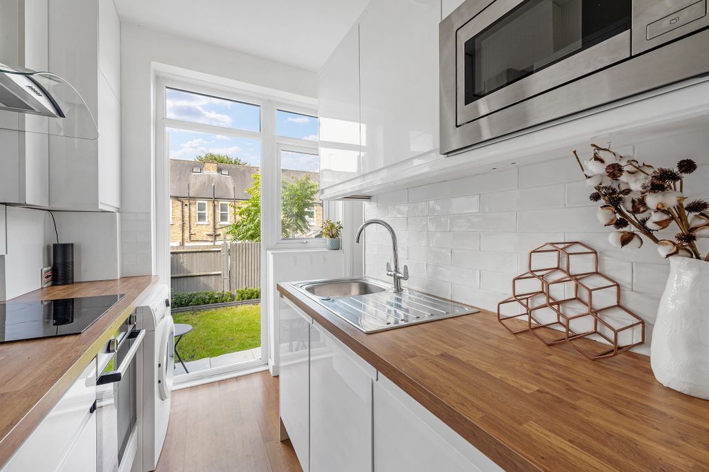 Property photo 3 of 14 240 Derinton Road-6