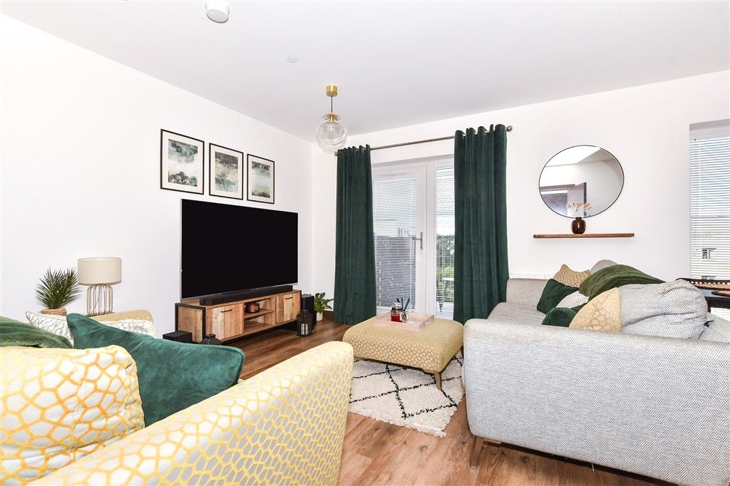 Property photo 1 of 13 Lounge/Kitchen