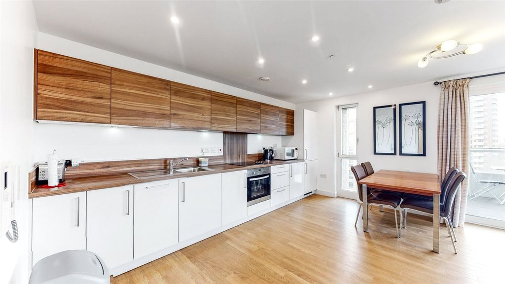 Property photo 2 of 12 Picture No. 22