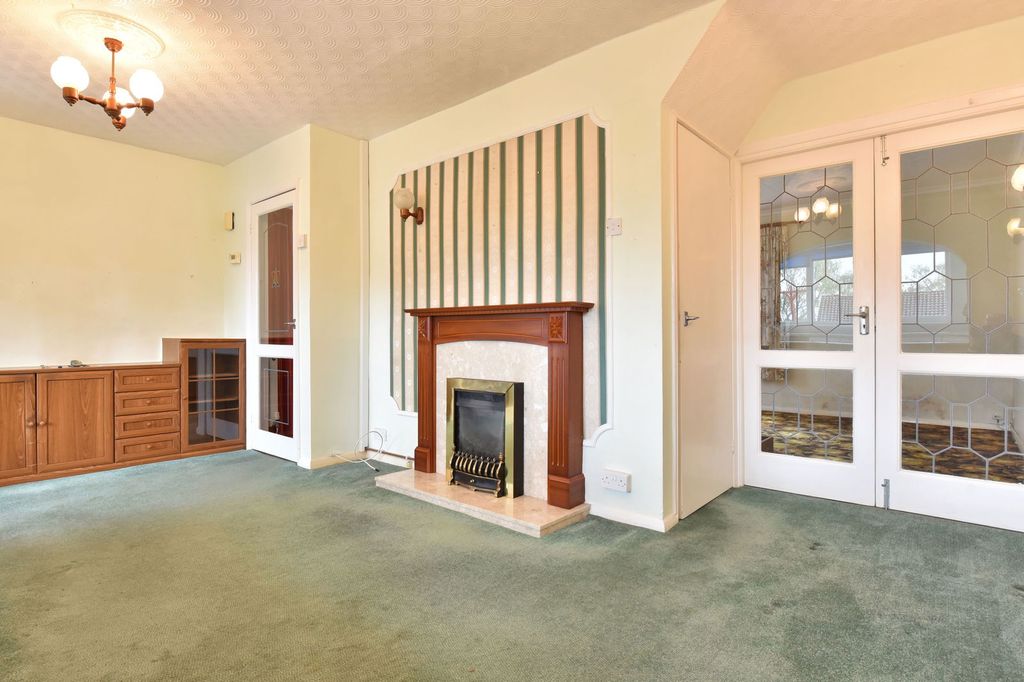 Property photo 2 of 19