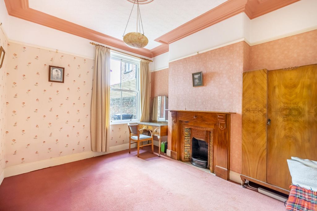 Property photo 3 of 17 Dining Room