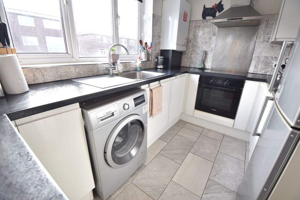 Property photo 2 of 8 2588372