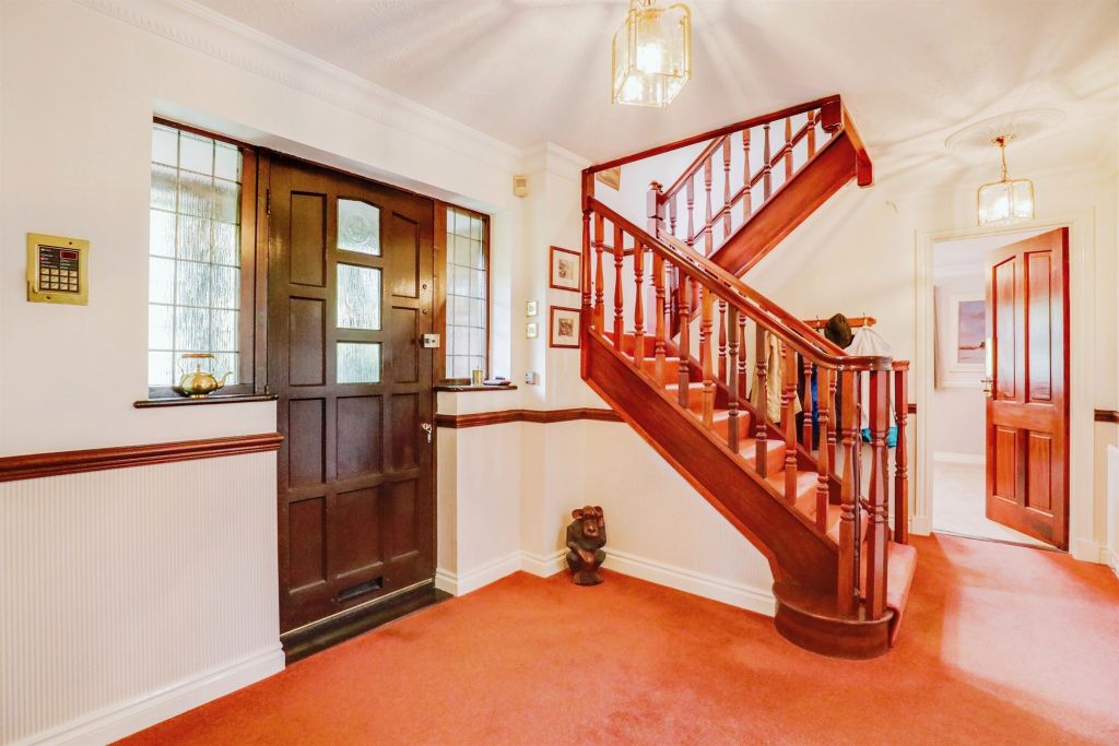 Property photo 3 of 34