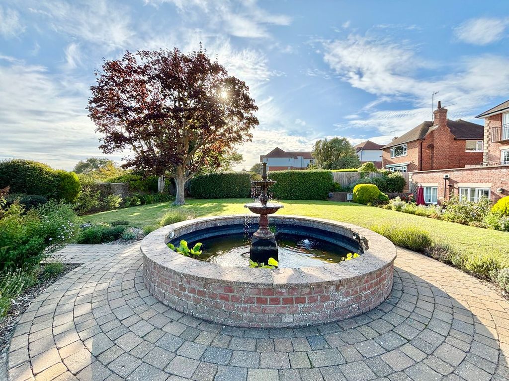 Property photo 2 of 19