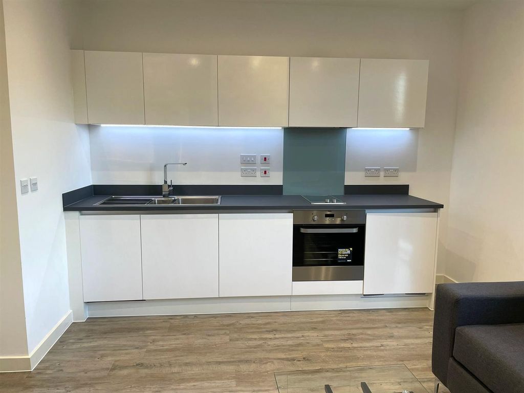 Property photo 3 of 14 Kitchen.Jpg