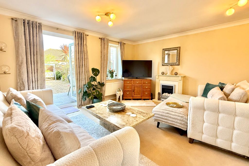 Property photo 2 of 19